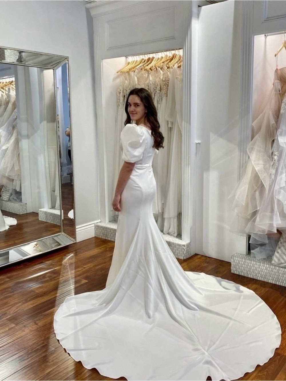 Miosa Bride Ivory Satin Mermaid Wedding Dress Puff Sleeve Long Train Bridal Gown
